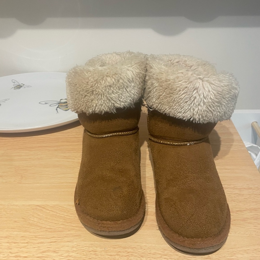 Cozy Brown Fur-Lined Boots - 10-11 C